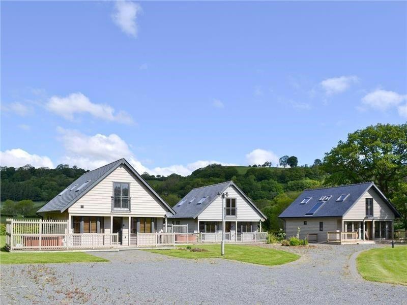 Vila Elm Escapes Knighton  Exteriér fotografie