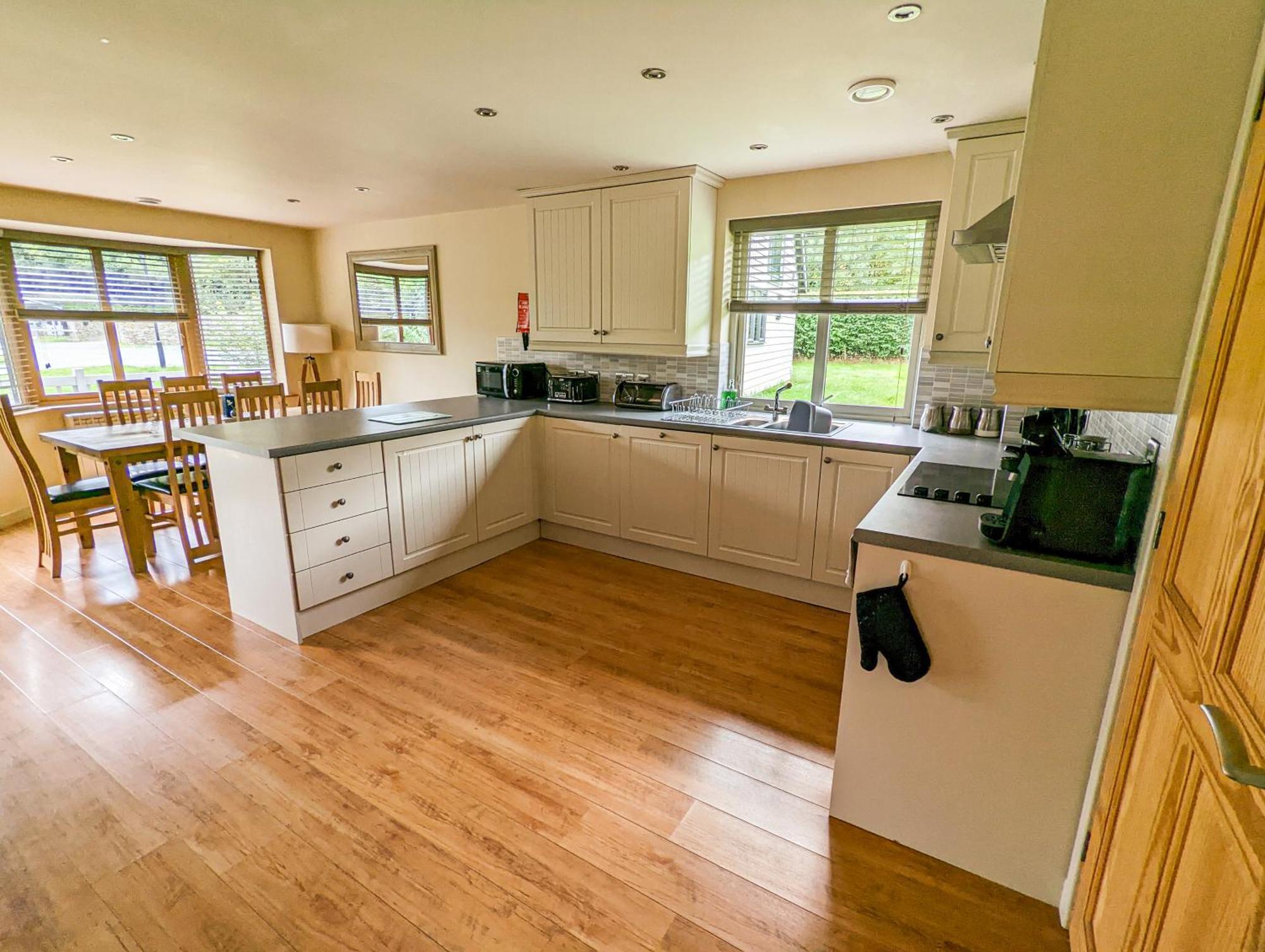 Vila Elm Escapes Knighton  Exteriér fotografie
