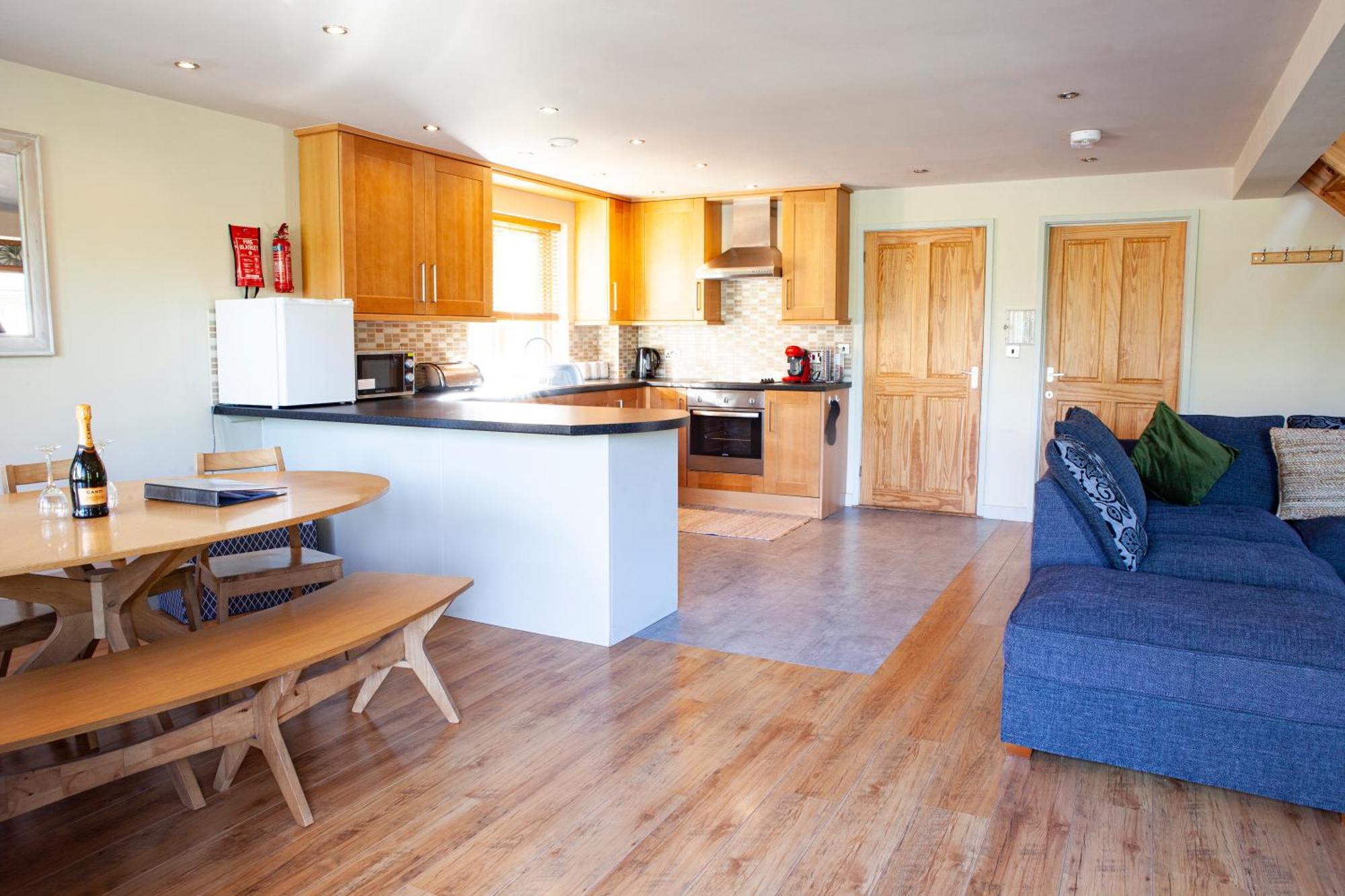 Vila Elm Escapes Knighton  Exteriér fotografie